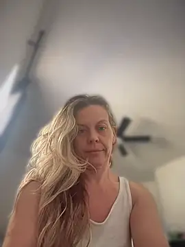 GwenWilde31 online show from 06.26.26