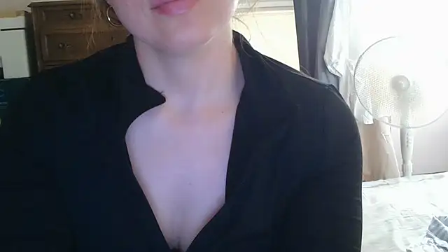 Snapshot of mery_lou20252 chatting on 06.20.26 mery lou20252 online show from 06.20.26