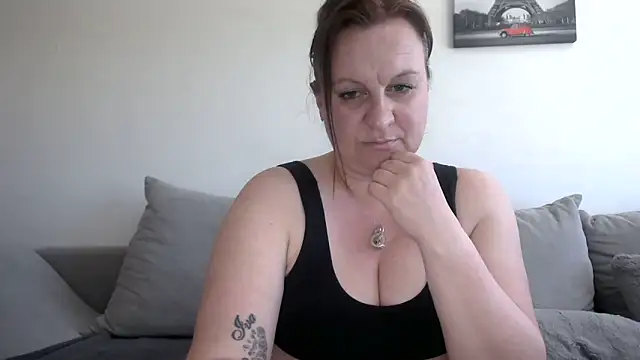 Snapshot of HotPussy785 chatting on 05.01.26 HotPussy785 online show from 05.01.26