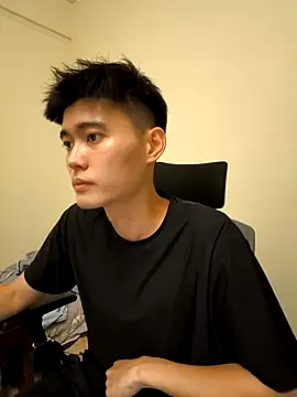Snapshot of CalvinHY chatting on 08.05.26 CalvinHY online show from 08.05.26
