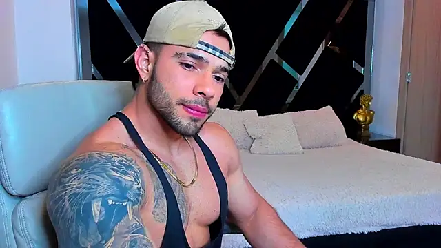 Snapshot of Raytorres chatting on 04.09.26 Raytorres online show from 04.09.26