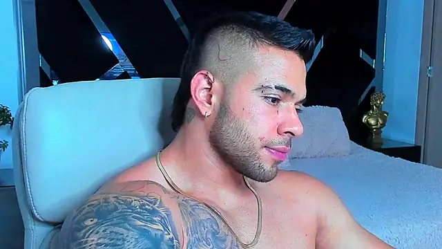 Snapshot of Raytorres chatting on 05.31.26 Raytorres online show from 05.31.26