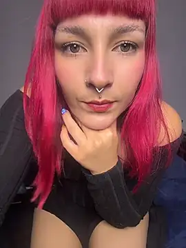 Snapshot of Amelie-RedHoney chatting on 06.23.26 Amelie-RedHoney online show from 06.23.26