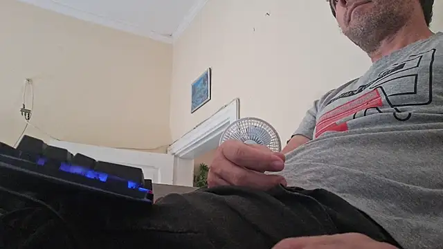 Sueliton2 online show from 04.02.26