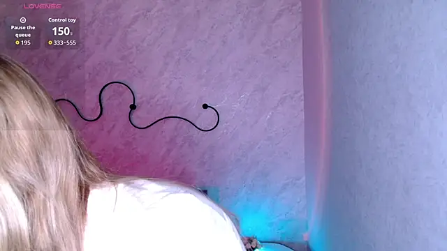 LulyDOLL online show from 04.10.26