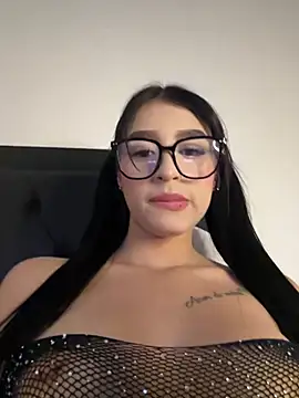 Snapshot of Hannaa_blondee chatting on 04.24.26 Hannaa blondee online show from 04.24.26