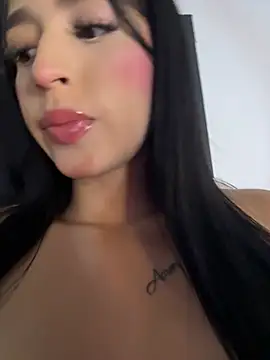 Snapshot of Hannaa_blondee chatting on 05.06.26 Hannaa blondee online show from 05.06.26