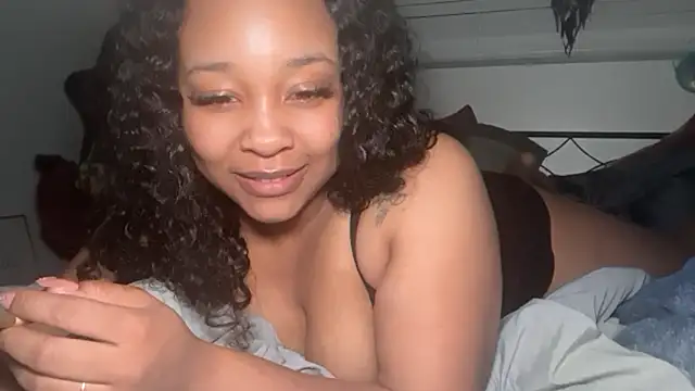 Snapshot of Yourmommysilk chatting on 03.27.26 Yourmommysilk online show from 03.27.26