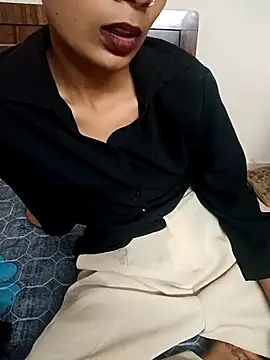 Riya Pandey0 online show from 04.12.26