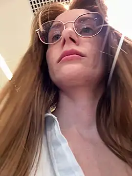 Snapshot of FReyja_44 chatting on 05.19.26 FReyja 44 online show from 05.19.26