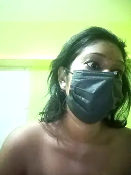 Snapshot of bannerjeesneha20 chatting on 04.13.26 bannerjeesneha20 online show from 04.13.26