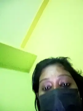 Snapshot of bannerjeesneha20 chatting on 04.18.26 bannerjeesneha20 online show from 04.18.26