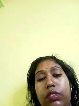 Snapshot of bannerjeesneha20 chatting on 04.25.26 bannerjeesneha20 online show from 04.25.26