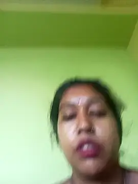 Snapshot of bannerjeesneha20 chatting on 05.13.26 bannerjeesneha20 online show from 05.13.26