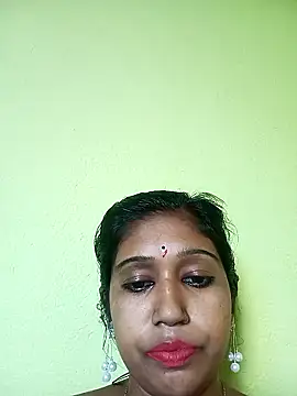 Snapshot of bannerjeesneha20 chatting on 05.17.26 bannerjeesneha20 online show from 05.17.26