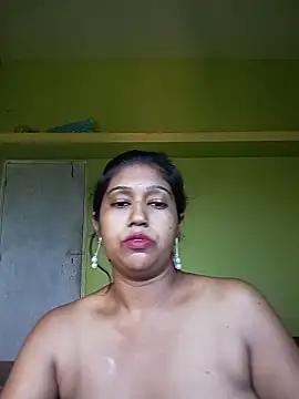 Snapshot of bannerjeesneha20 chatting on 05.18.26 bannerjeesneha20 online show from 05.18.26