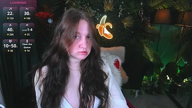 Snapshot of Elisabeth_Binder chatting on 04.28.26 Elisabeth Binder online show from 04.28.26