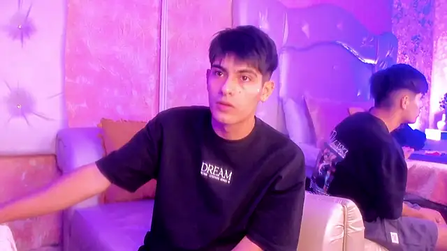 TylerCruz   online show from 04.23.26
