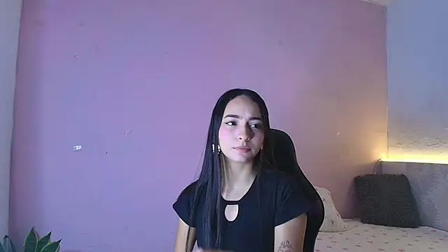 Snapshot of Daphne_Rosse chatting on 06.16.26 Daphne Rosse online show from 06.16.26