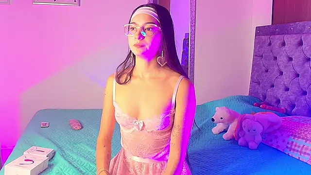 Snapshot of Daphne_Rosse chatting on 07.05.26 Daphne Rosse online show from 07.05.26