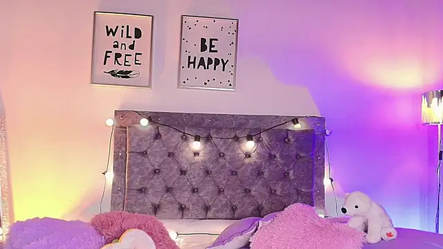 Snapshot of Daphne_Rosse chatting on 07.19.26 Daphne Rosse online show from 07.19.26