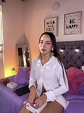 Snapshot of Daphne_Rosse chatting on 07.25.26 Daphne Rosse online show from 07.25.26