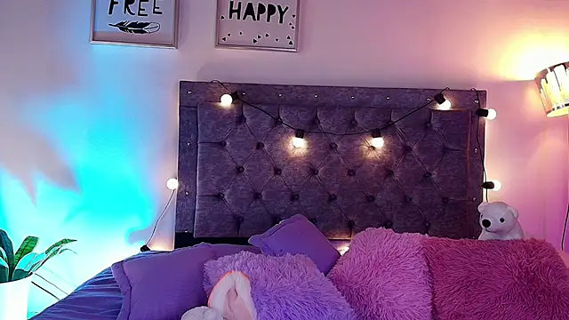 Snapshot of Daphne_Rosse chatting on 07.28.26 Daphne Rosse online show from 07.28.26