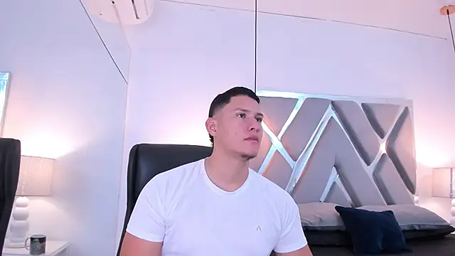 Chriss Diamond online show from 04.20.26