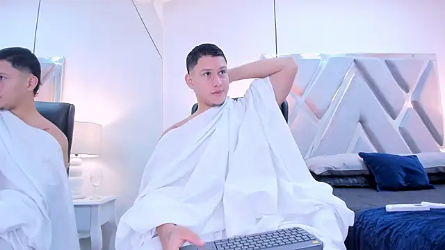 Chriss Diamond online show from 04.21.26