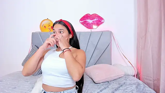 luli love  online show from 04.08.26