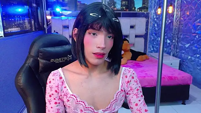 IsaacNovaa online show from 06.10.26