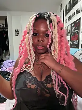Snapshot of Nyla_xox chatting on 04.04.26 Nyla xox online show from 04.04.26