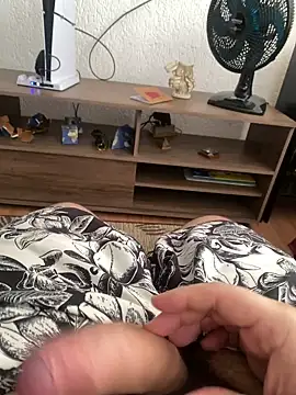 Snapshot of safadogggg chatting on 04.01.26 safadogggg online show from 04.01.26