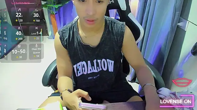 Molly McQueen online show from 03.27.26