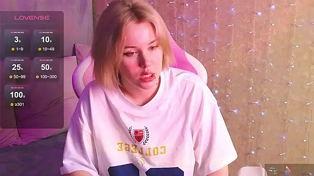 Snapshot of MelissaAvis chatting on 03.26.26 MelissaAvis online show from 03.26.26