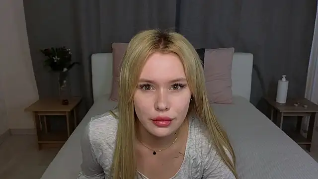Snapshot of MelissaAvis chatting on 06.16.26 MelissaAvis online show from 06.16.26