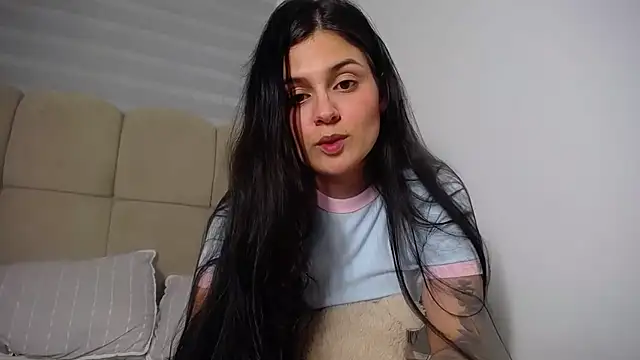 SofiaBanks  online show from 04.27.26