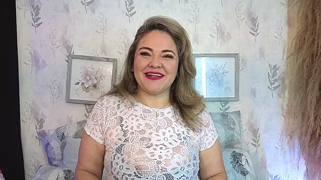 Snapshot of Natashablade__ chatting on 05.13.26 Natashablade online show from 05.13.26