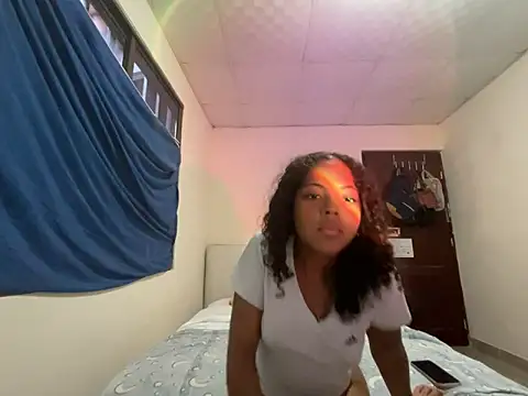 Snapshot of hottDiana chatting on 05.15.26 hottDiana online show from 05.15.26