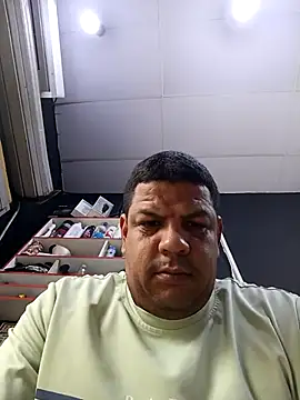 Danielleon12  online show from 04.18.26