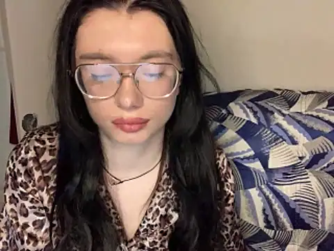 Snapshot of Baby-On-Fire chatting on 04.05.26 Baby-On-Fire online show from 04.05.26