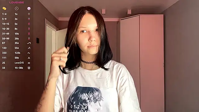 AmeliaMiotii online show from 04.29.26