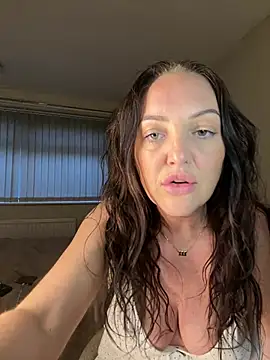 Ladyluxee online show from 05.06.26