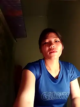 Snapshot of -Quyny- chatting on 04.14.26 -Quyny- online show from 04.14.26