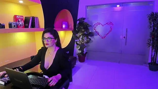 BiancaRoyalle online show from 04.24.26