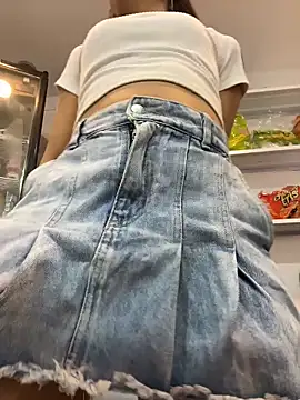 Snapshot of izumi_mei chatting on 05.16.26 izumi mei online show from 05.16.26