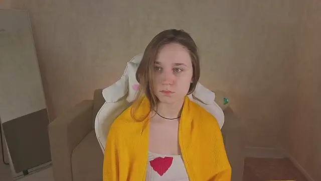 Snapshot of SweetieBlush chatting on 04.16.26 SweetieBlush online show from 04.16.26