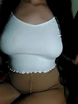 Snapshot of FatinSexy chatting on 04.02.26 FatinSexy online show from 04.02.26