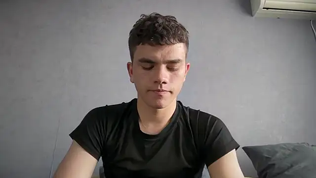 MaxWoolf online show from 06.06.26