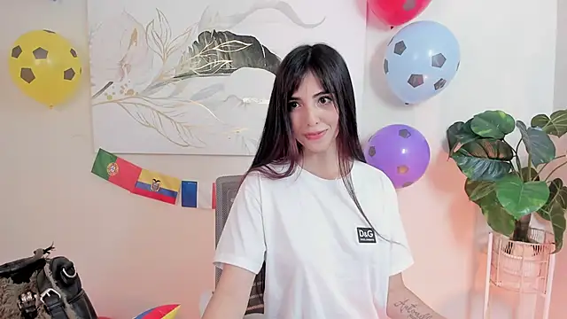Snapshot of crystal_arlette_ chatting on 06.19.26 crystal arlette online show from 06.19.26